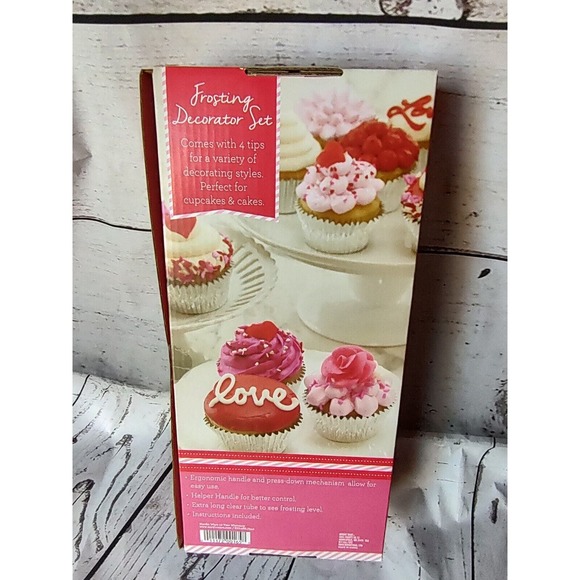 NEW Nordic Ware Seasonally Sweet Frosting Decorator Set Cupcakes Cakes - Picture 3 of 5